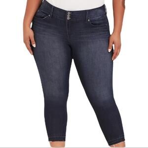 Torrid Crop Raw Hem Dark Wash High Rise Jegging Jeans Plus Size 24XS